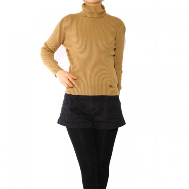 キャメルハイネックニット