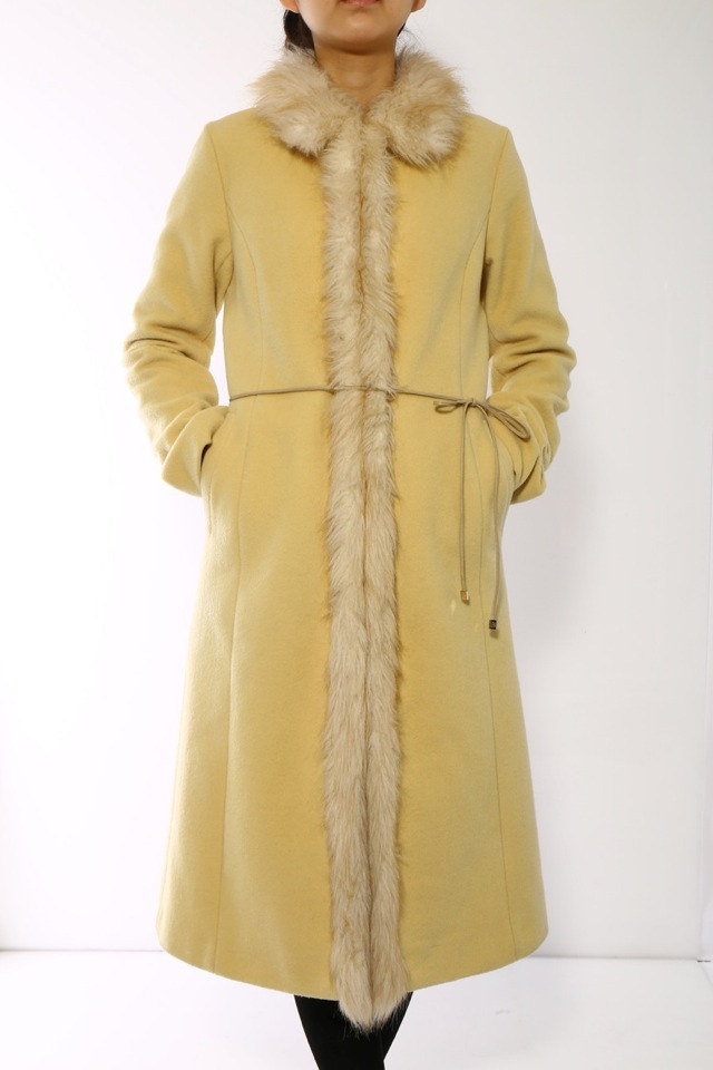 ファー付きロングコート