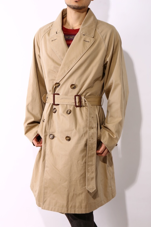ベージュトレンチコート