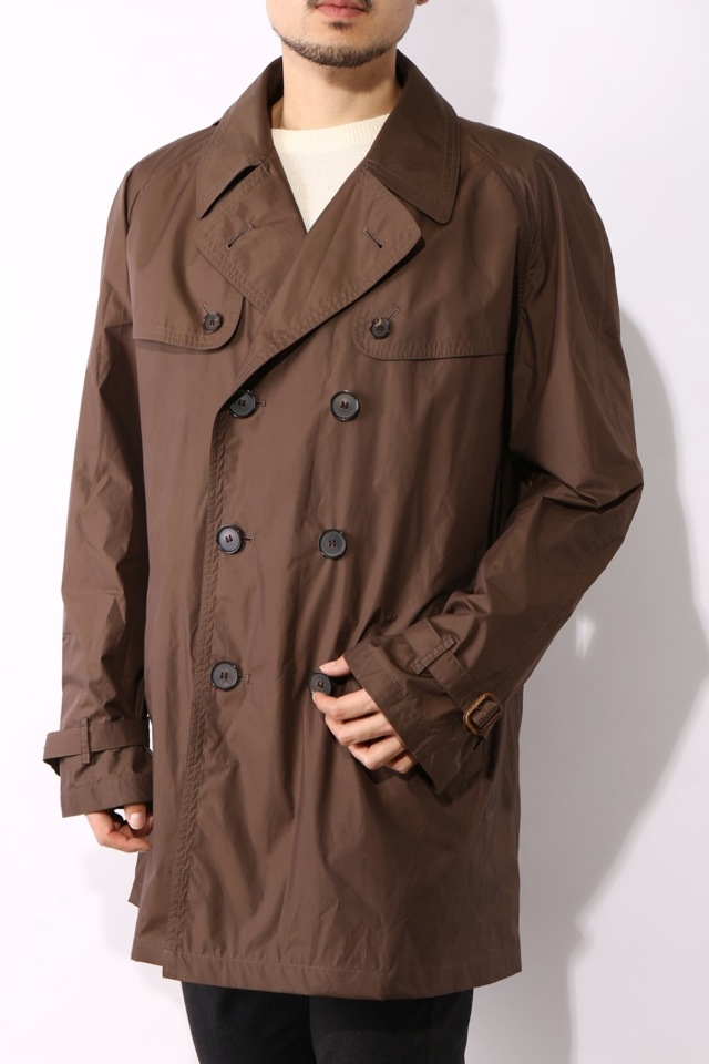 フード付きトレンチコート